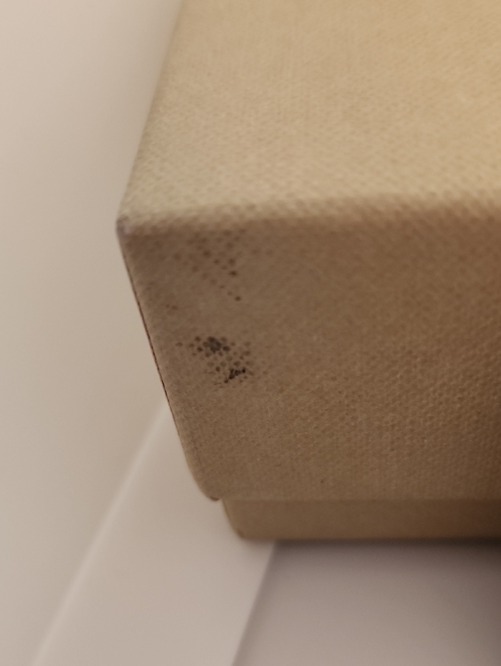 NIB Authentic Burberry case for eyeglasses. Includes microfiber cleaning cloth - Picture 7 of 8